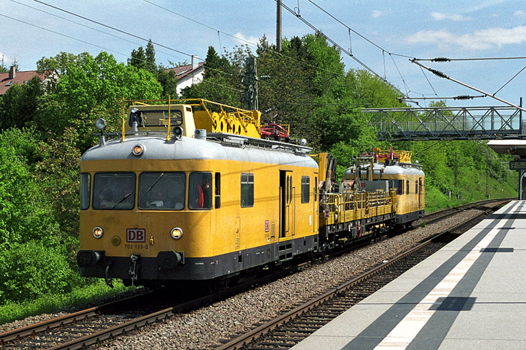 Turmtriebwagen 702 133 und 702 132 bei km 14,8 (Mai 2002)