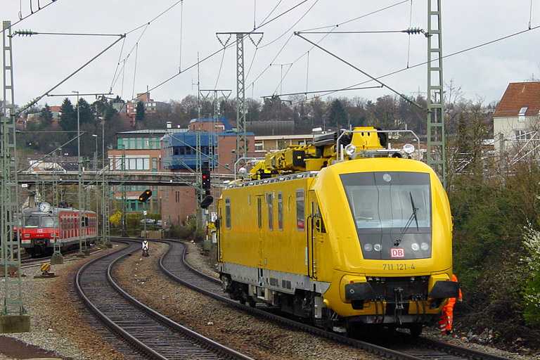 711 121 bei km 15,8 (April 2004)