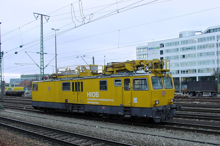 711 009 bei km 15,8 (Februar 2001)