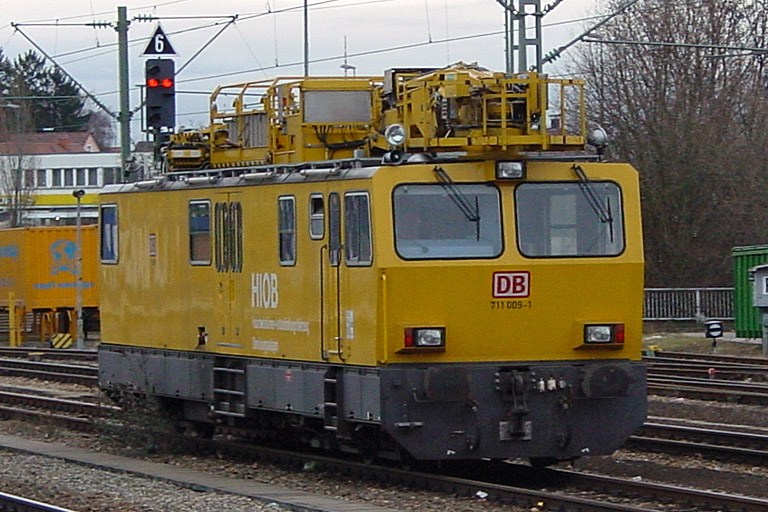 711 009 bei km 15,8 (Februar 2001)