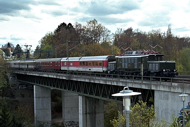 E94 279 bei km 14,6 (April 2001)