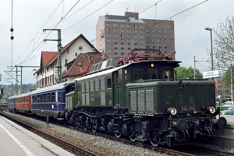 E94 279 bei km 15,6 (April 2002)