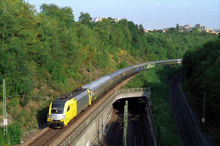 ES 64 U2-097 mit SVG-Sonderzug bei km 13,8 (August 2003)