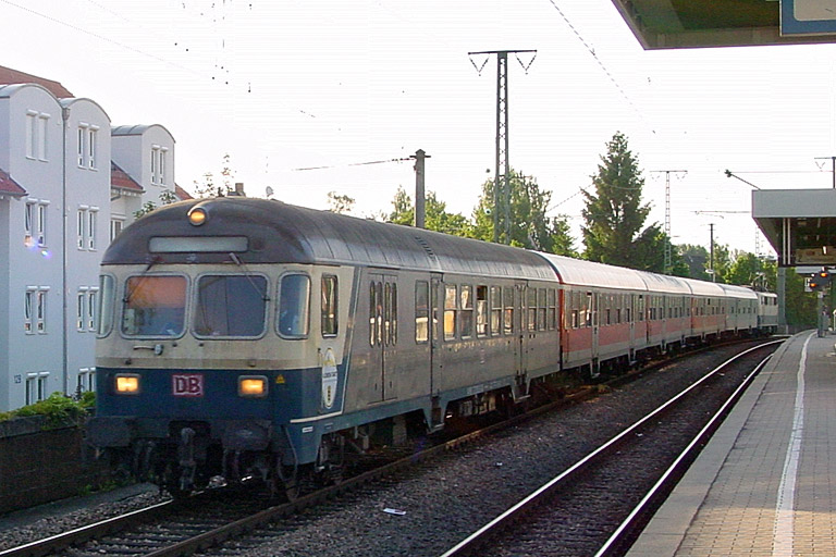 Regionalexpre&szlig; bei km 16,8 (Mai 2002)