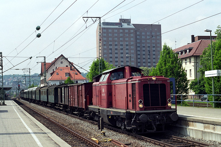 V100 1357 bei km 15,6 (Mai 2003)