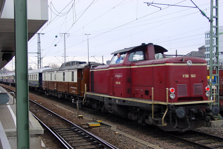 V100 1041 bei km 15,6 (Dezember 2002)