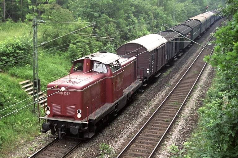 V100 1357 bei km 11,6 (Juni 2000)