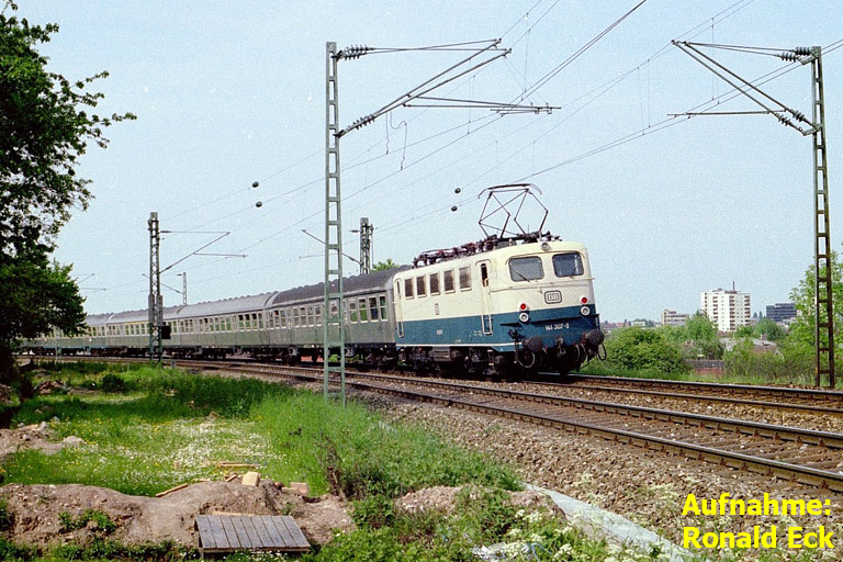 141 307 mit N 4940 bei km 17,0 (Mai 1983)