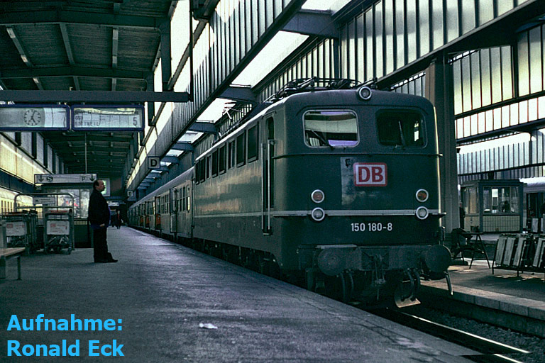 150 180 mit E 6517 bei km 0,2 (M&auml;rz 1995)