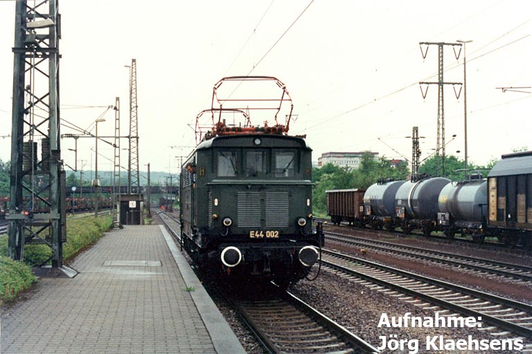 E44 002 bei km 26,0 (Juli 1996)