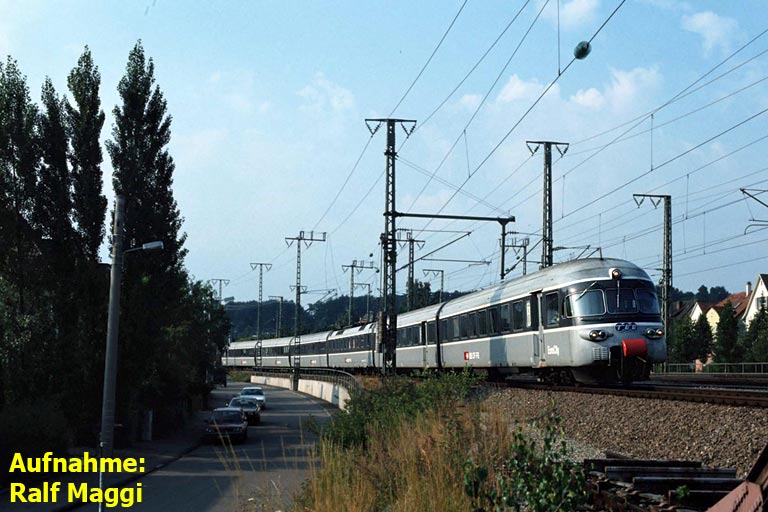 Eurocity als RABe-Triebzug bei km 16,4 (1993)
