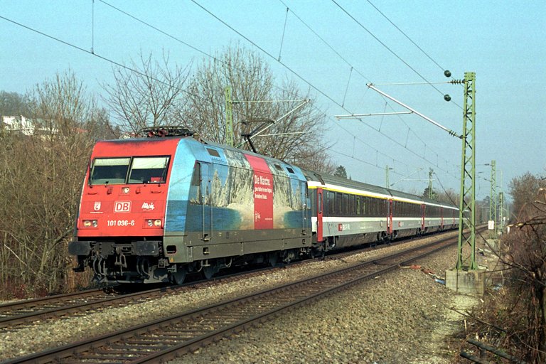 101 096 mit IC 381 bei km 12,8 (M&auml;rz 2004)