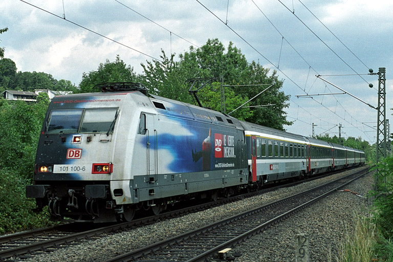 101 100 mit IC 381 bei km 12,8 (Juli 2004)