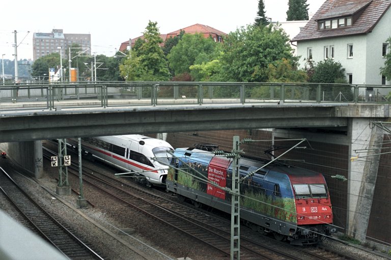 101 109 und 415 080 bei km 15,2 (September 2004)