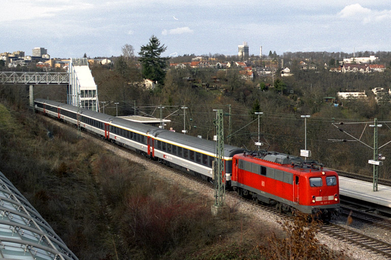 110 237 mit IC 381 bei km 14,2 (Februar 2004)