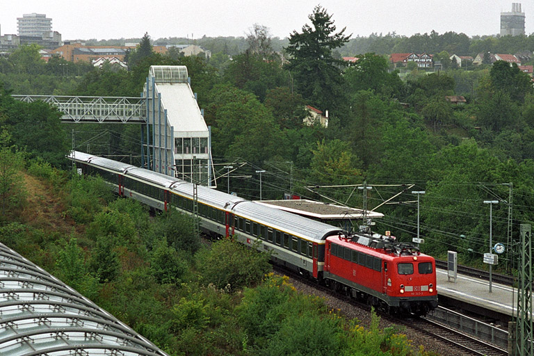 110 243 mit IC 381 bei km 14,2 (August 2004)