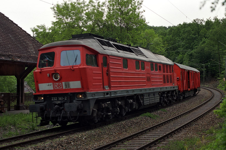 232 141 bei km 11,0 (Juni 2004)