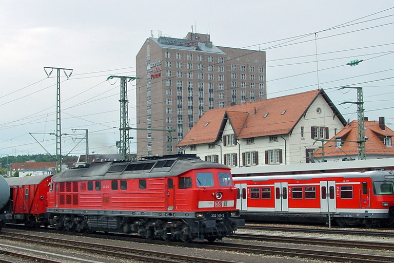 232 141 bei km 15,6 (Juni 2004)
