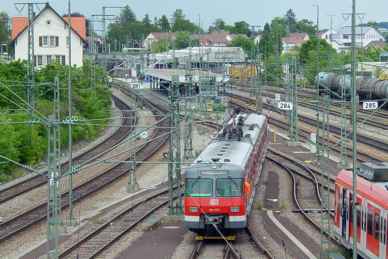 420 475 bei km 15,8 (Juni 2004)