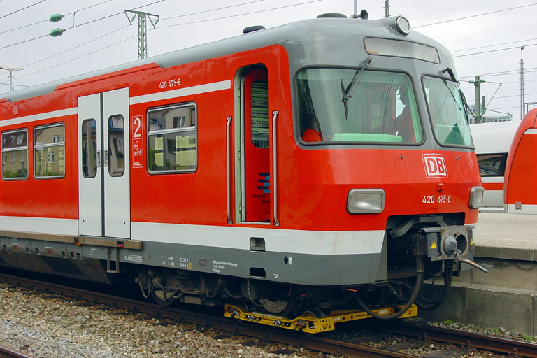 420 475 bei km 15,8 (Juni 2004)