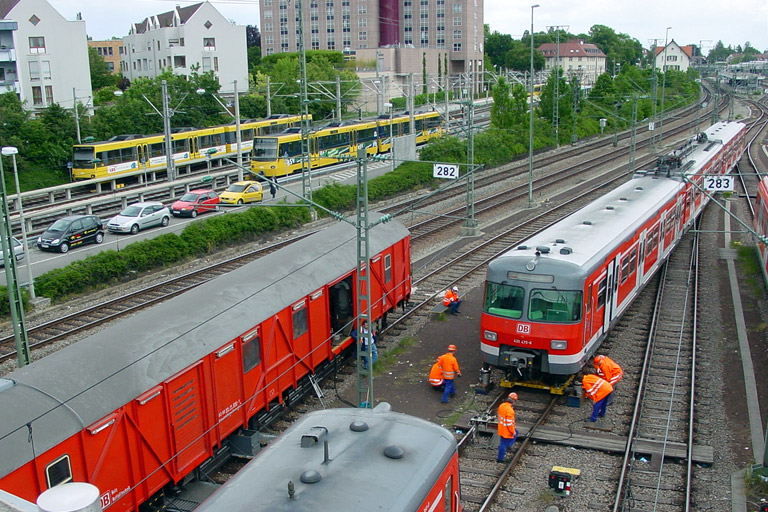 420 475 bei km 15,8 (Juni 2004)