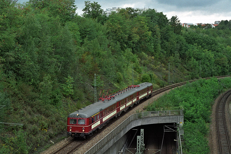 Elektrotriebzug 425 120/420 als Sonderzug bei km 13,8 (September 2004)