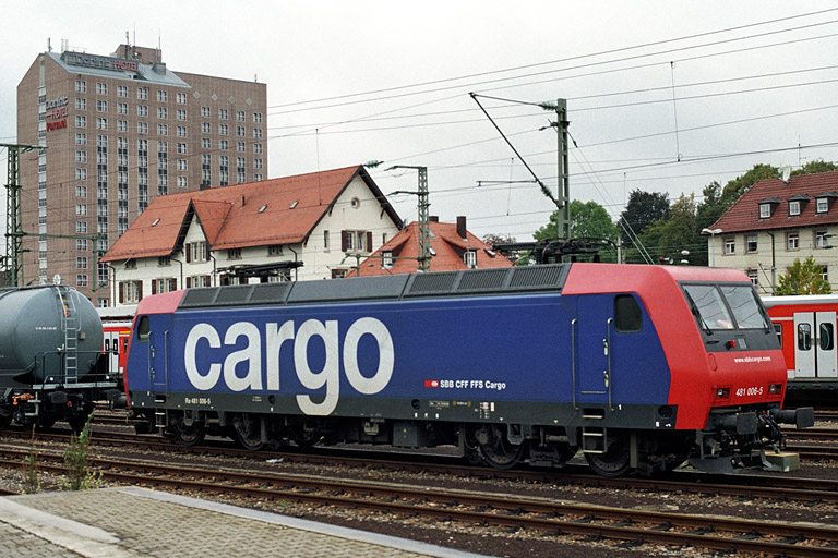 SBB Cargo 481 006 bei km 15,6 (September 2004)
