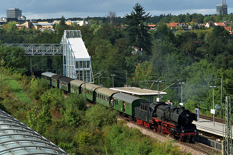 50 3636 und GES Lok 11 mit Dampfsonderzug bei km 14,0 (September 2004)