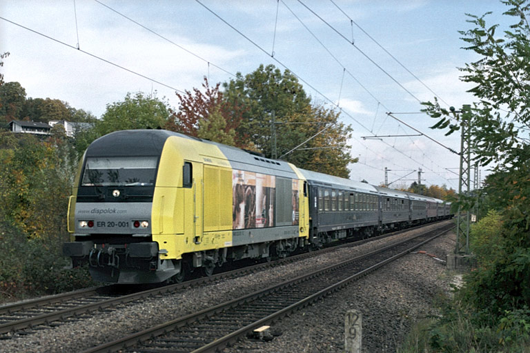 ER 20-001 mit DPE 85740 bei km 12,8 (Oktober 2004)
