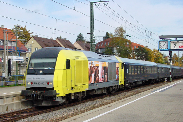 ER 20-001 mit DPE 85740 bei km 15,6 (Oktober 2004)