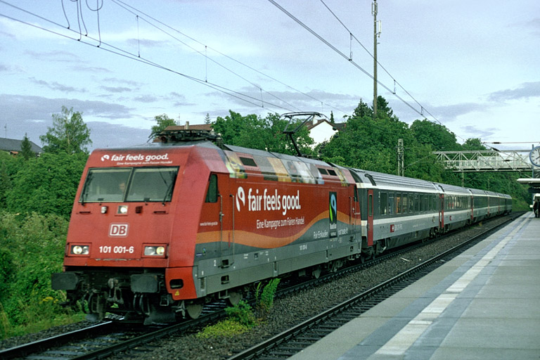 101 001 mit IC 380 bei km 14,2 (Juli 2005)