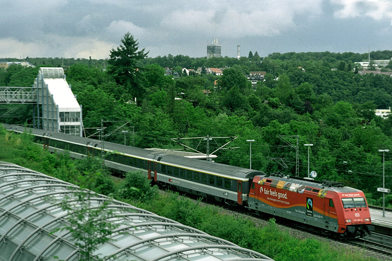 101 001 mit IC 381 bei km 14,2 (Juli 2005)