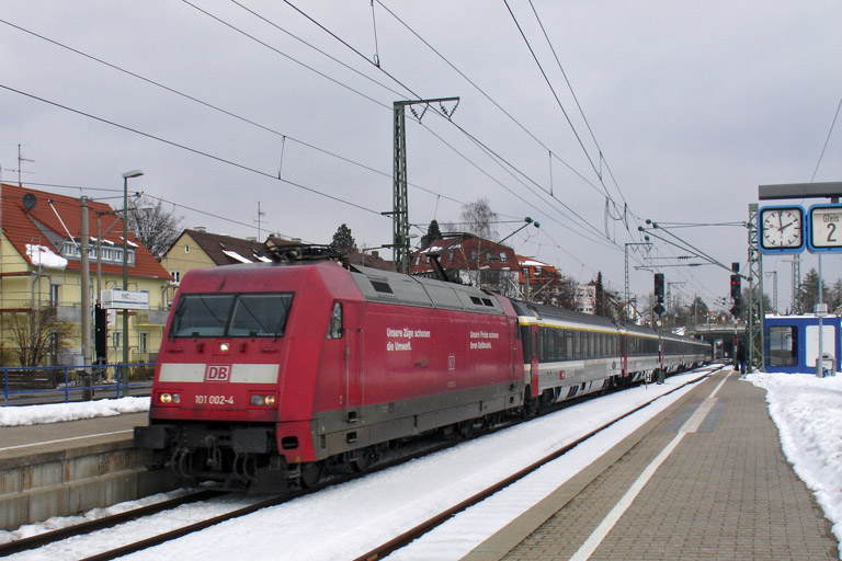 101 002 mit IC 381 bei km 15,6 (M&auml;rz 2005)