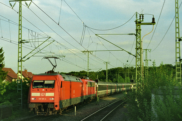 101 101 bringt 110 243 zur&uuml;ck nach Stuttgart (August 2005)