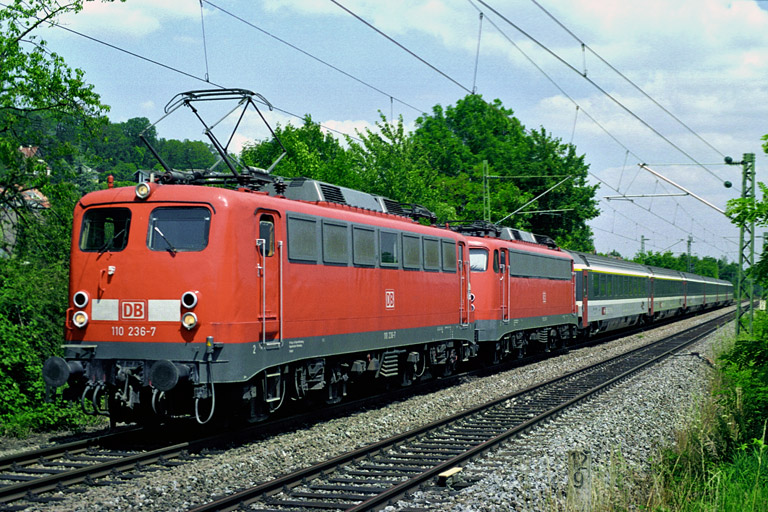 110 236 "Kastenlok" und 110 307 "B&uuml;gelfalte" ... nichts ist unm&ouml;glich (Juli 2005)