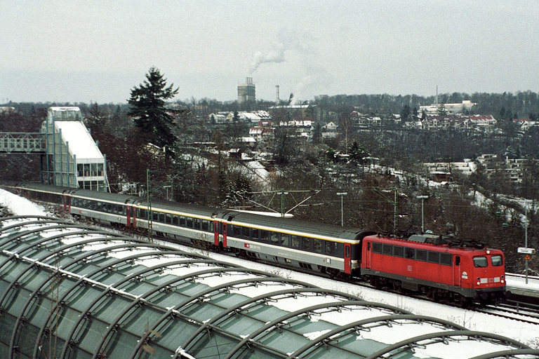 110 237 mit IC 381 bei km 14,2 (M&auml;rz 2005)