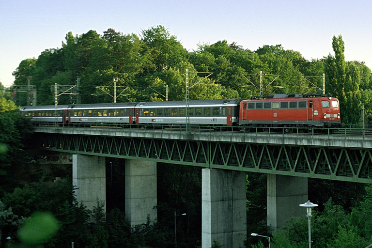 110 239 mit IC 380 bei km 14,6 (August 2005)
