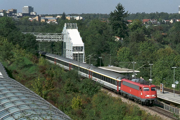 110 307 mit IC 381 bei km 14,4 (September 2005)