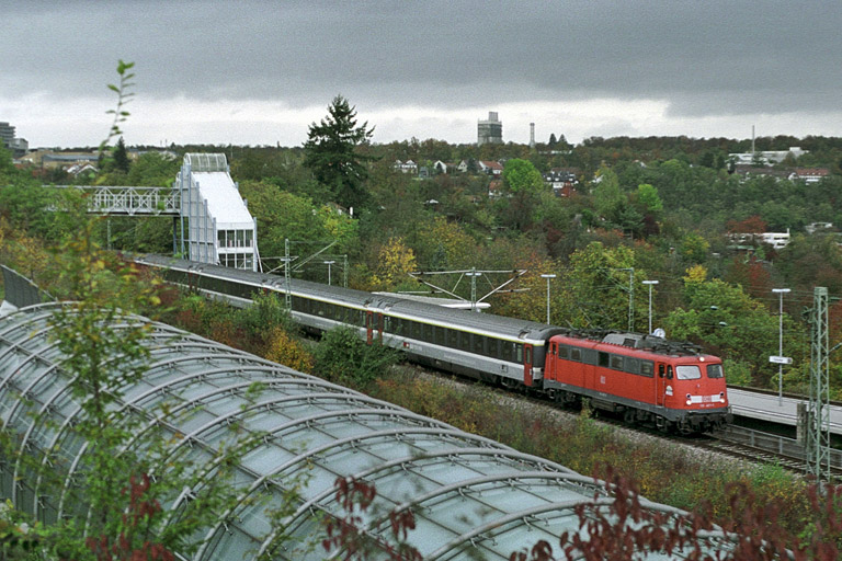 110 483 mit IC 381 bei km 14,2 (Oktober 2005)