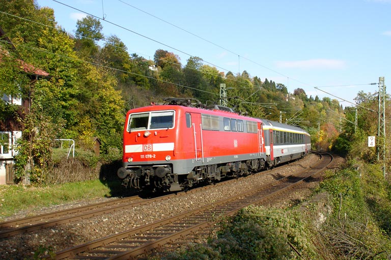 111 078 mit IC 381 bei km 9,4 (Oktober 2005)