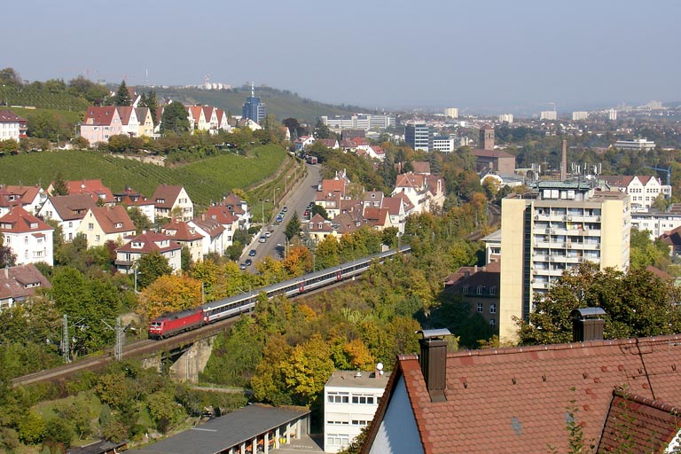 120 130 mit IC 381 bei km 4,0 (Oktober 2005)