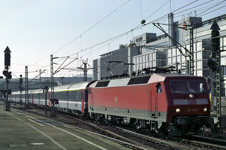120 130 mit IC 381 bei km 0,4 (Oktober 2005)