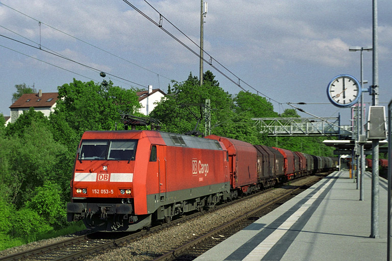 152 053 mit CB 58270 bei km 14,2 (Juni 2005)