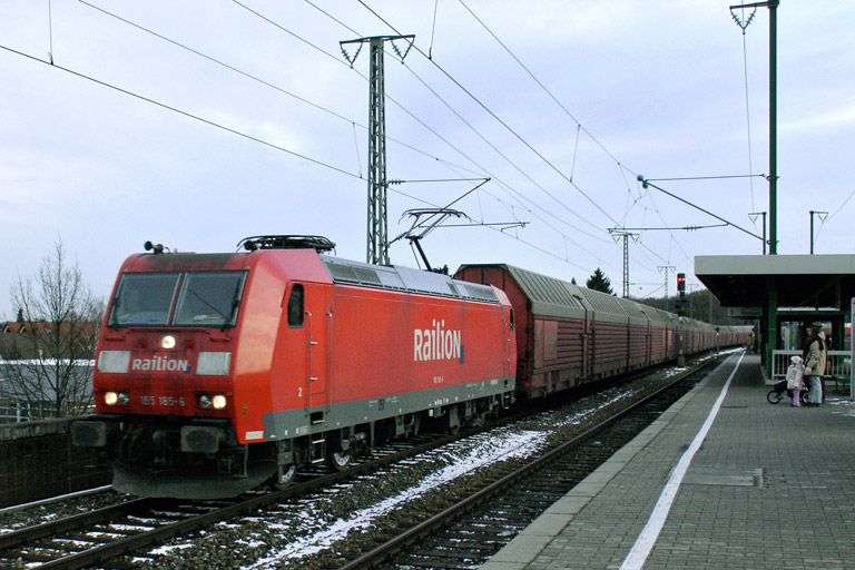 185 185 mit GC 62702 bei km 16,6 (November 2005)
