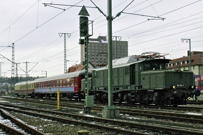 194 051 mit DPE 83957 bei km 15,6 (November 2005)