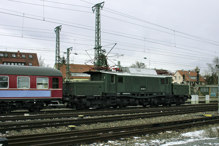 194 051 mit DPE 83957 bei km 15,6 (November 2005)