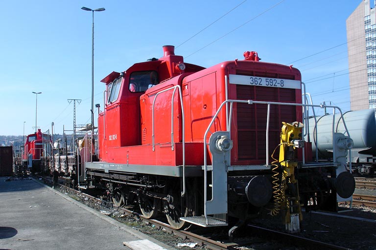 362 592 und 363 110 bei km 15,8 (M&auml;rz 2005)