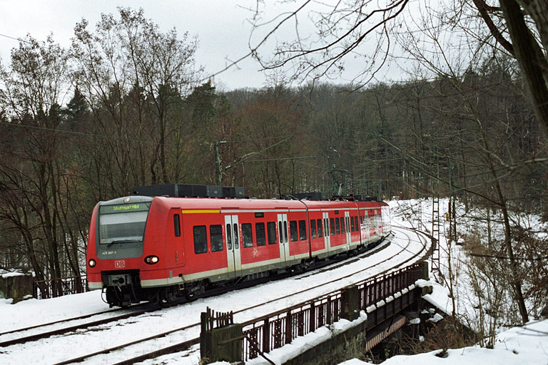 Baureihe 425 als Regionalexpre&szlig; bei km 11,0 (M&auml;rz 2005)