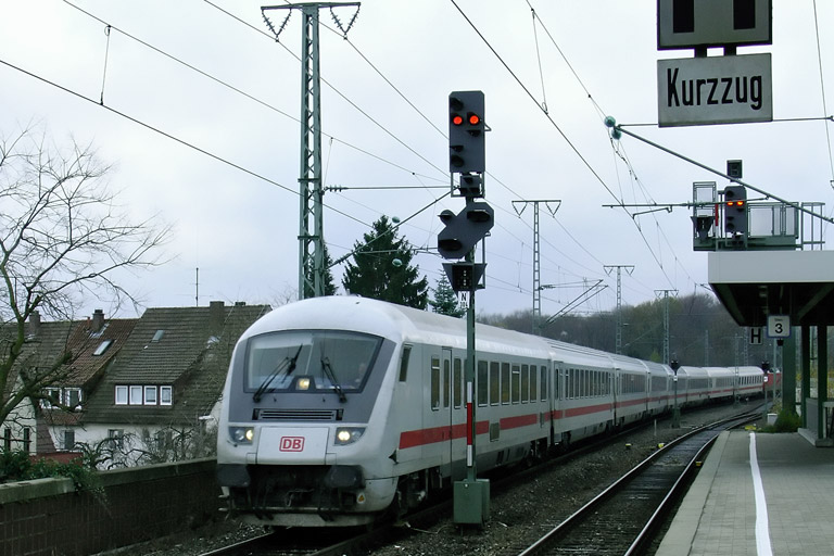 120 114 mit Lr 92800 bei km 16,6 (November 2005)