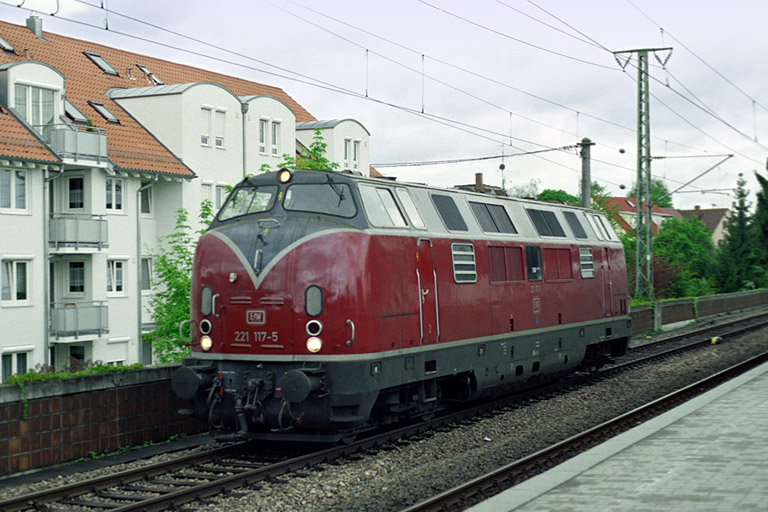 V 200 117 bei km 16,8 (Mai 2005)